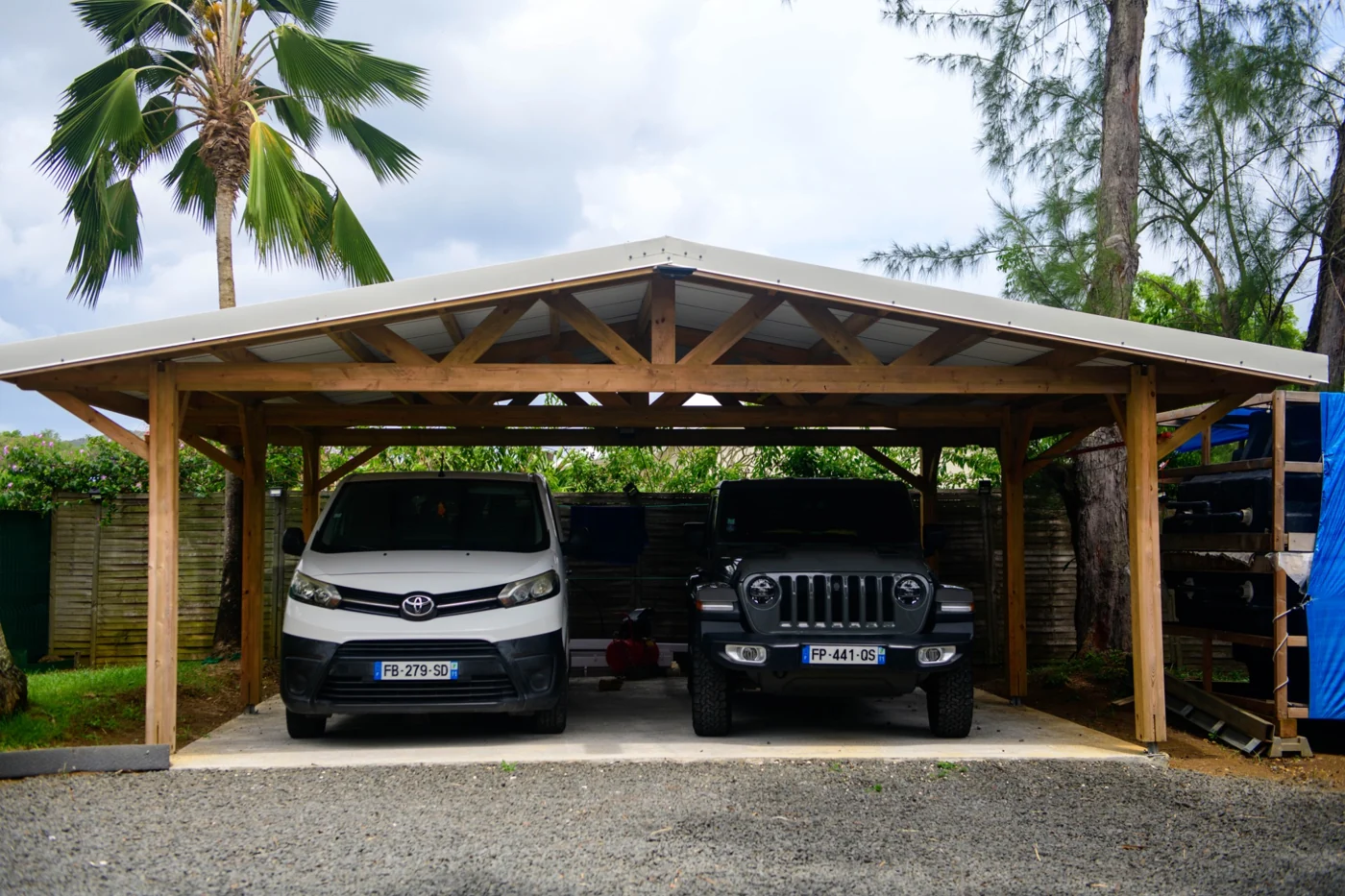 Le carport · structure fournie par Maison Moïa