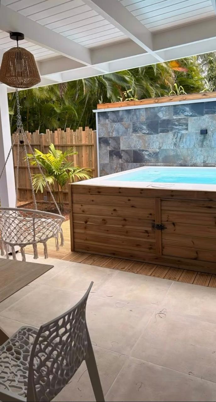 Showroom MOÏA HOUSE — terrasse couverte & pergola